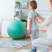 A escoliose tem sintomas?